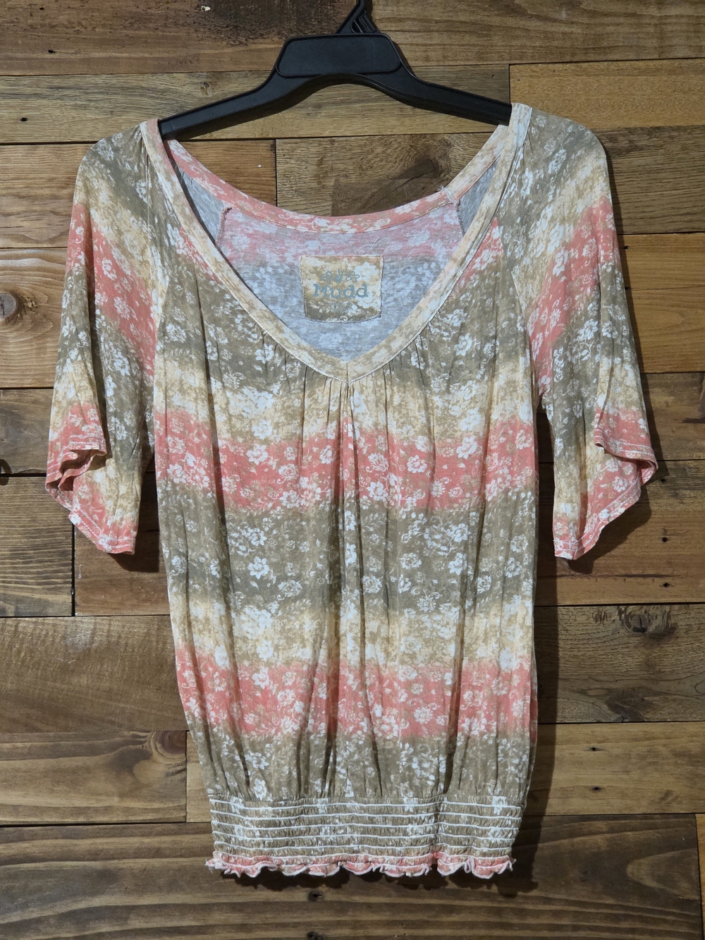 Mudd Women's Medium 100% Rayon Boho Floral Blouse V Neck Smocked Hem